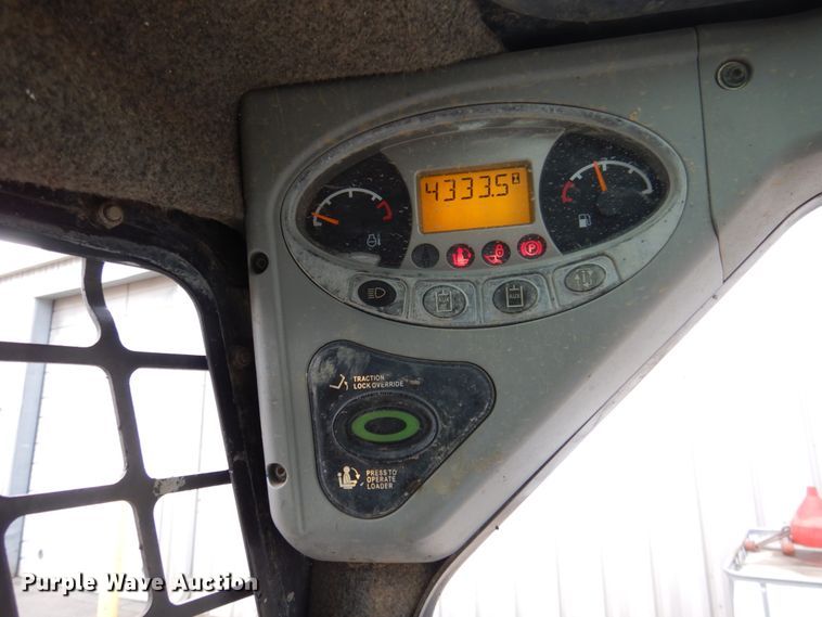 image for item DK8711 2011 Bobcat S185  skid steer loader