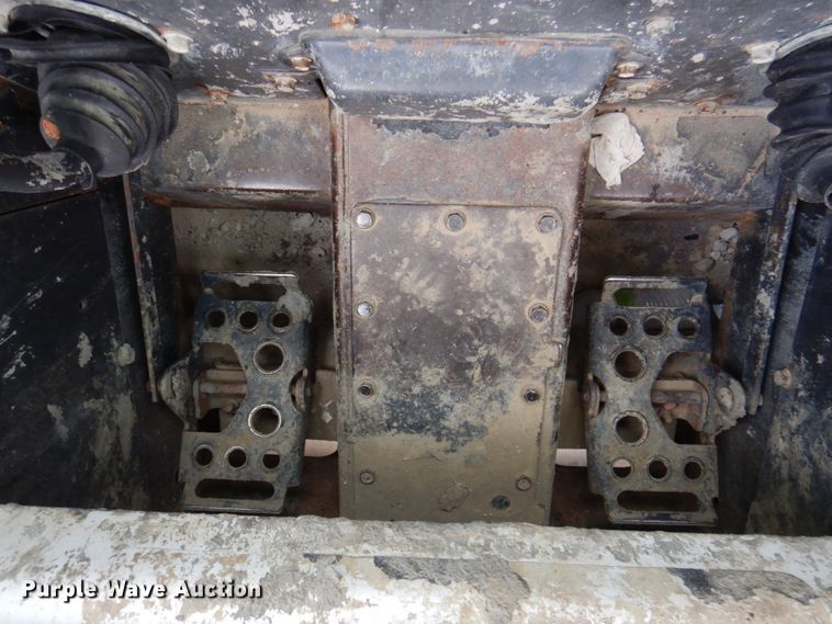 image for item DK8711 2011 Bobcat S185  skid steer loader