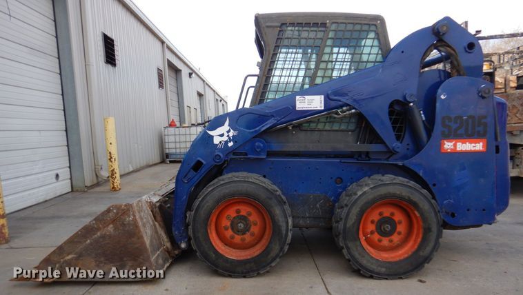image for item DK8712 2011 Bobcat S205  skid steer loader