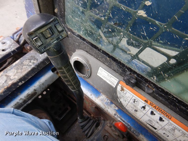 image for item DK8712 2011 Bobcat S205  skid steer loader