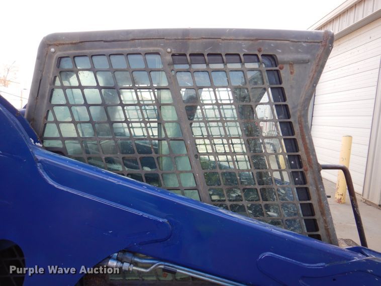 image for item DK8712 2011 Bobcat S205  skid steer loader