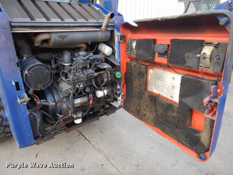 image for item DK8712 2011 Bobcat S205  skid steer loader