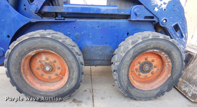 image for item DK8712 2011 Bobcat S205  skid steer loader