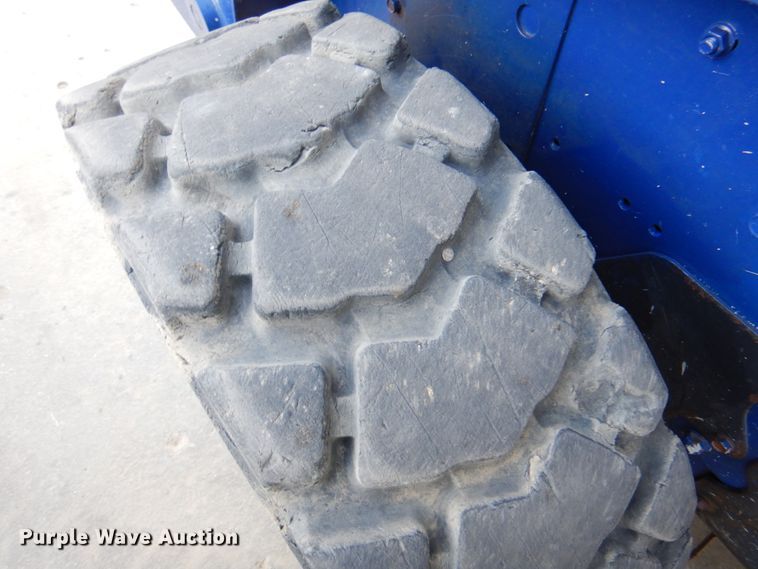 image for item DK8712 2011 Bobcat S205  skid steer loader