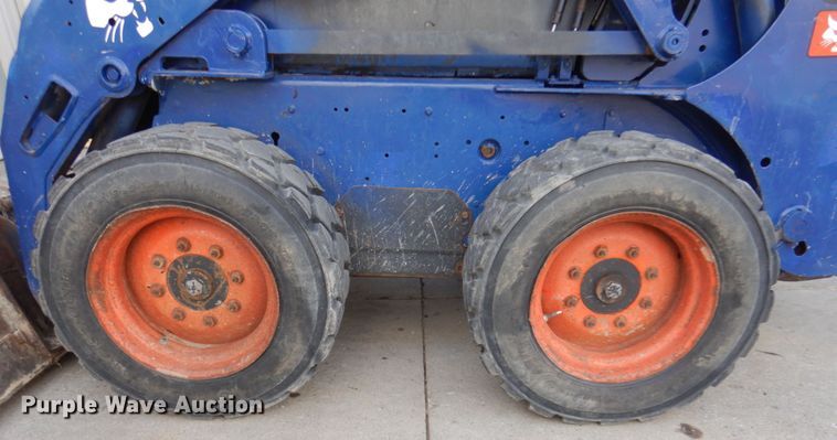 image for item DK8712 2011 Bobcat S205  skid steer loader