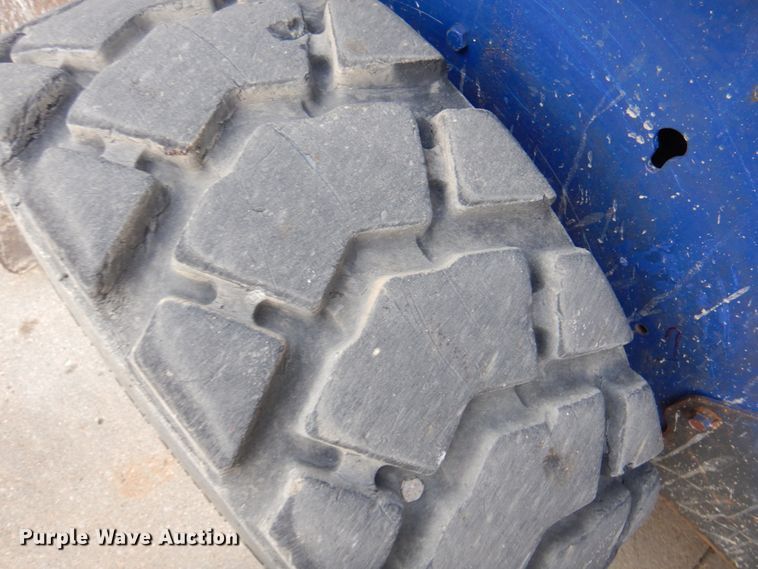 image for item DK8712 2011 Bobcat S205  skid steer loader