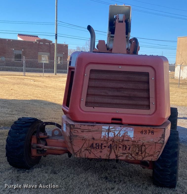 image for item DL1334 2006 Snorkel TB-42CU  boom lift