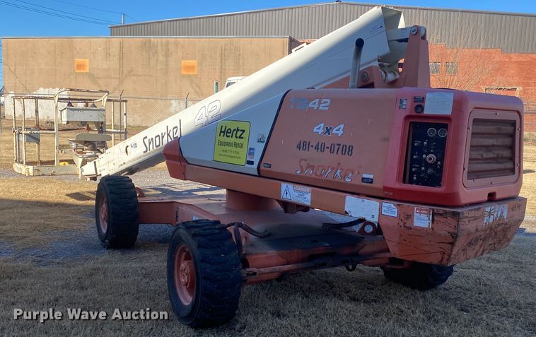 image for item DL1334 2006 Snorkel TB-42CU  boom lift