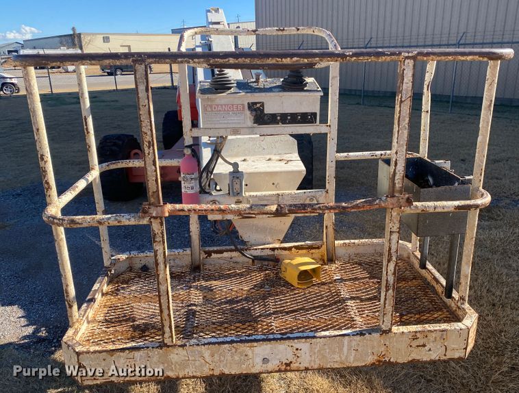 image for item DL1334 2006 Snorkel TB-42CU  boom lift