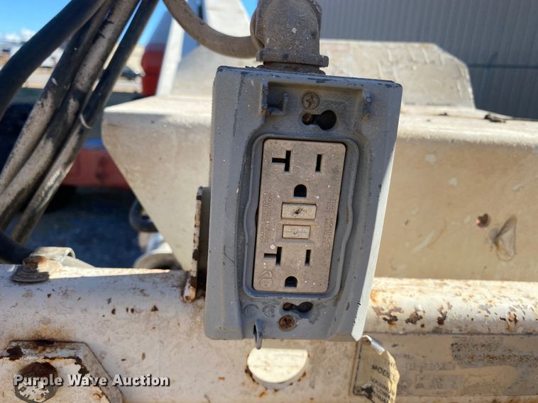 image for item DL1334 2006 Snorkel TB-42CU  boom lift