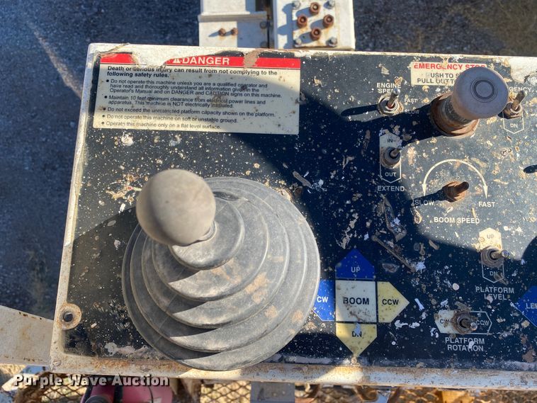 image for item DL1334 2006 Snorkel TB-42CU  boom lift