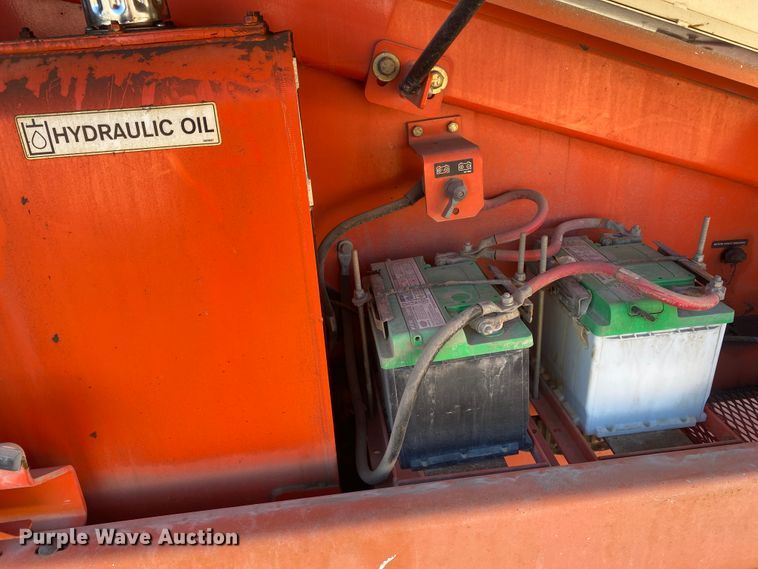 image for item DL1334 2006 Snorkel TB-42CU  boom lift