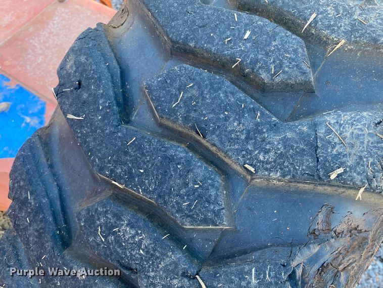 image for item DL1334 2006 Snorkel TB-42CU  boom lift