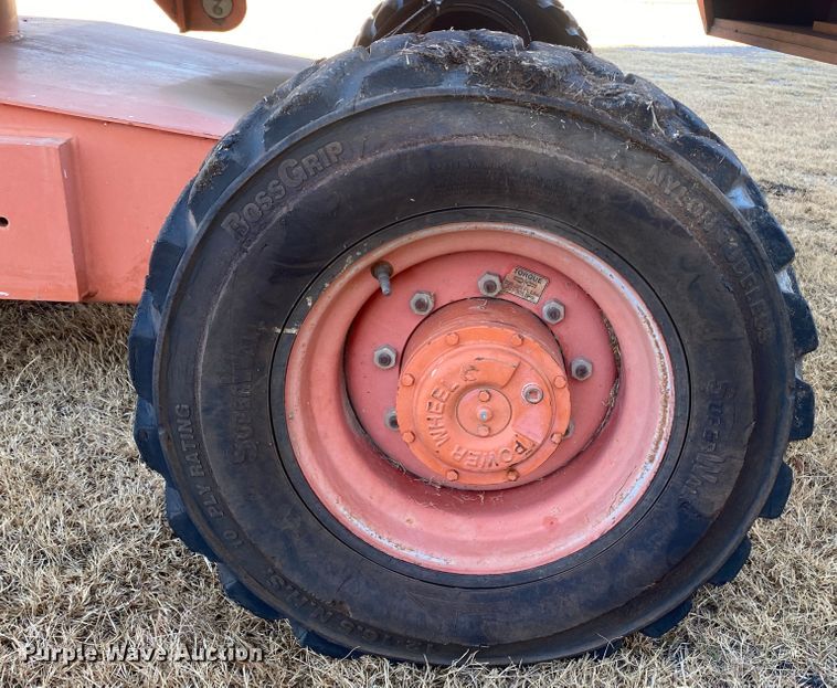 image for item DL1334 2006 Snorkel TB-42CU  boom lift