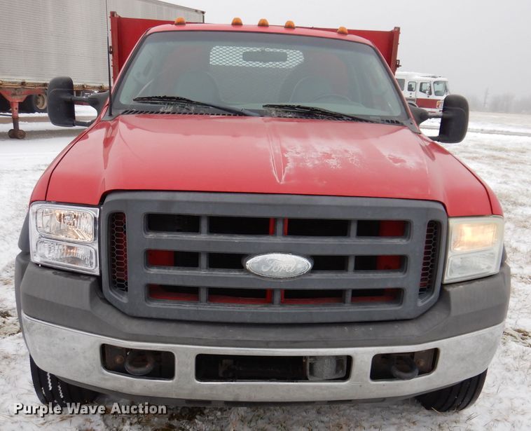 image for item DL5902 2005 Ford F450 Super Duty XL  flatbed truck