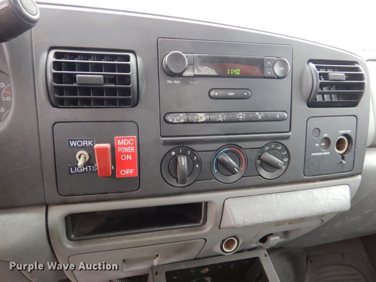 image for item DL5902 2005 Ford F450 Super Duty XL  flatbed truck