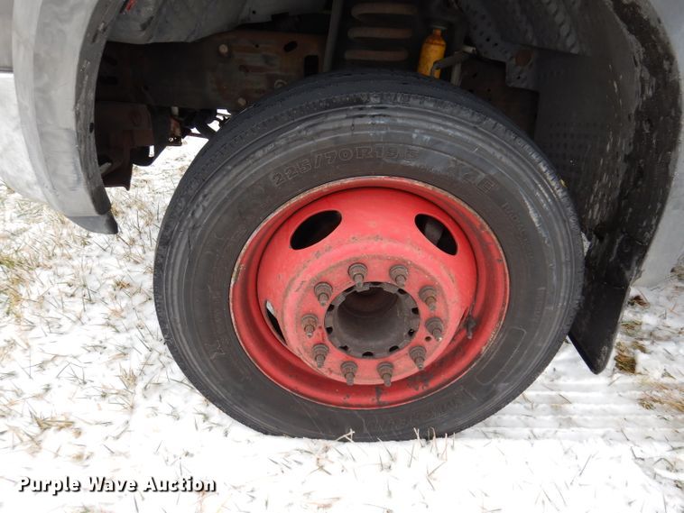 image for item DL5902 2005 Ford F450 Super Duty XL  flatbed truck