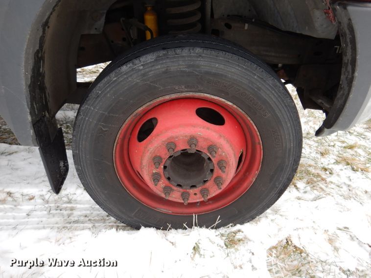 image for item DL5902 2005 Ford F450 Super Duty XL  flatbed truck