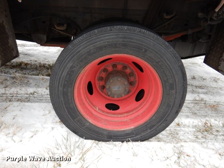 image for item DL5902 2005 Ford F450 Super Duty XL  flatbed truck