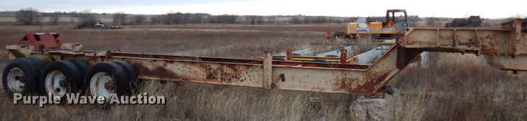 image for item DL5904 Universal Engineering 880 Super G-4300  crusher transport trailer