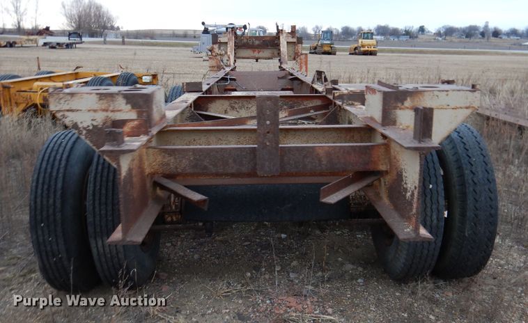 image for item DL5904 Universal Engineering 880 Super G-4300  crusher transport trailer