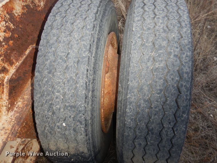 image for item DL5904 Universal Engineering 880 Super G-4300  crusher transport trailer