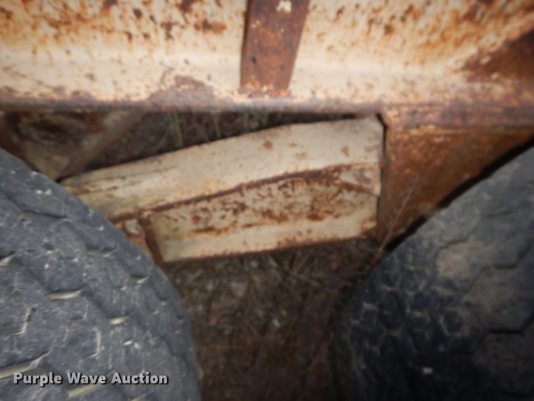 image for item DL5904 Universal Engineering 880 Super G-4300  crusher transport trailer