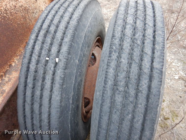 image for item DL5904 Universal Engineering 880 Super G-4300  crusher transport trailer