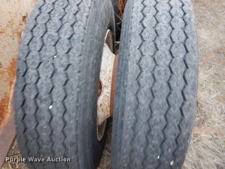 image for item DL5904 Universal Engineering 880 Super G-4300  crusher transport trailer