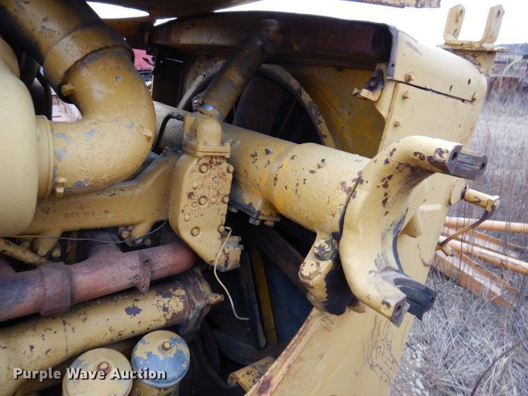 image for item DL5906 1966 Caterpillar D9G  dozer frame