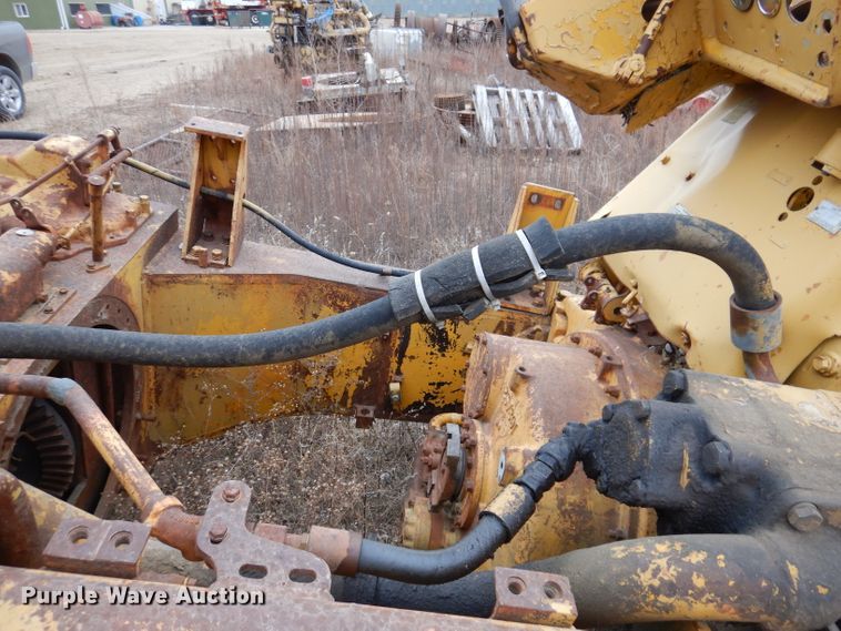 image for item DL5906 1966 Caterpillar D9G  dozer frame