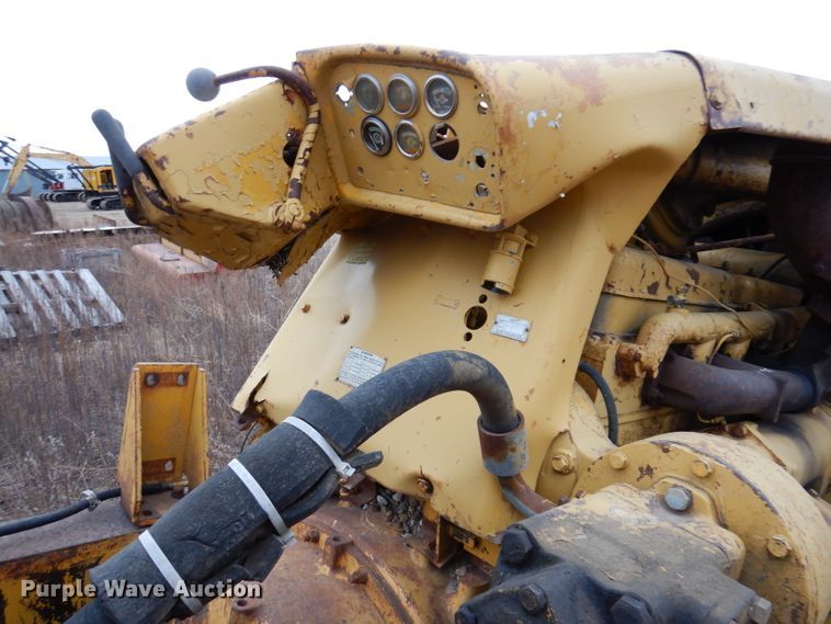 image for item DL5906 1966 Caterpillar D9G  dozer frame
