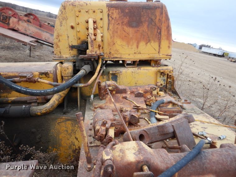 image for item DL5906 1966 Caterpillar D9G  dozer frame