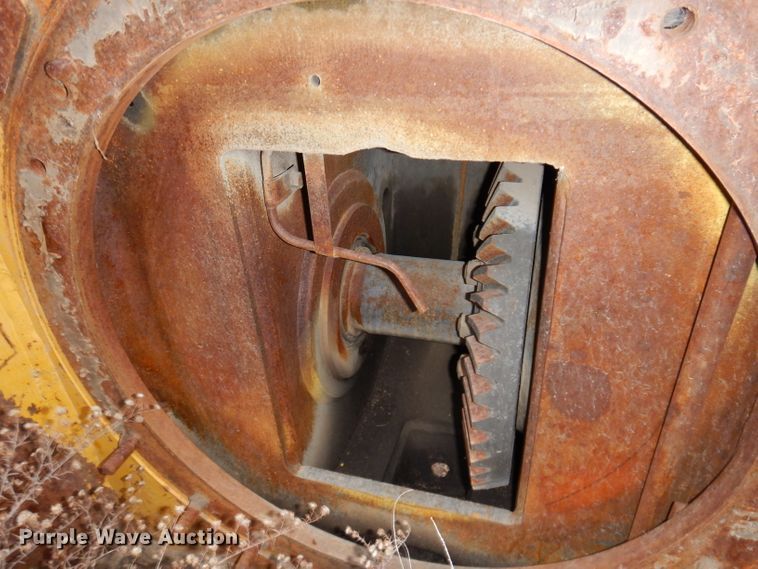 image for item DL5906 1966 Caterpillar D9G  dozer frame