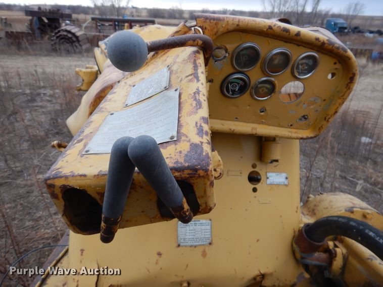 image for item DL5906 1966 Caterpillar D9G  dozer frame