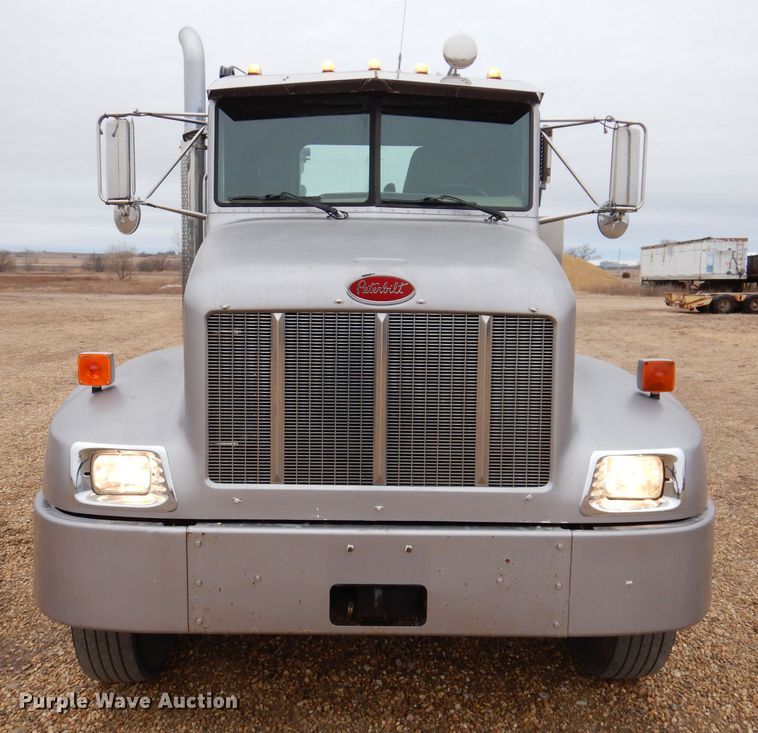 image for item DL5907 2003 Peterbilt 330  utility / service truck