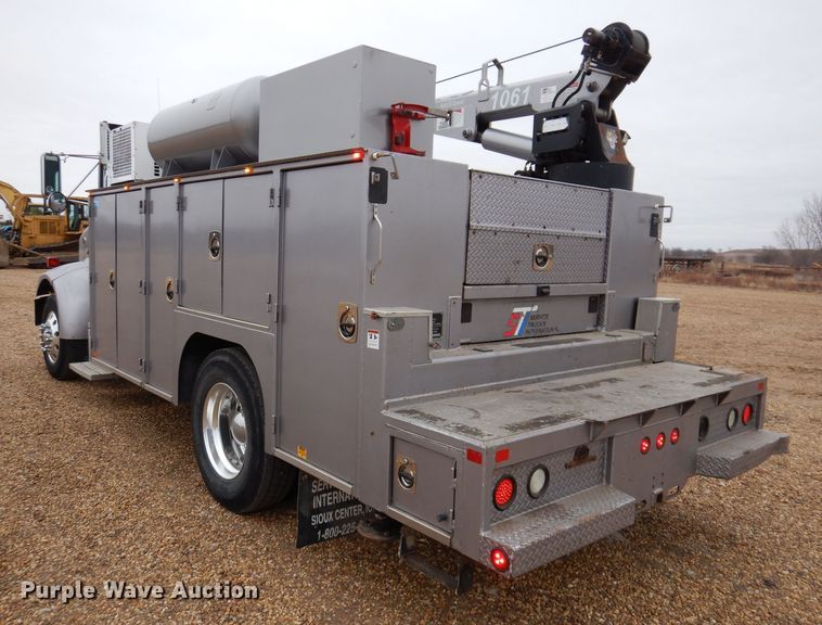 image for item DL5907 2003 Peterbilt 330  utility / service truck