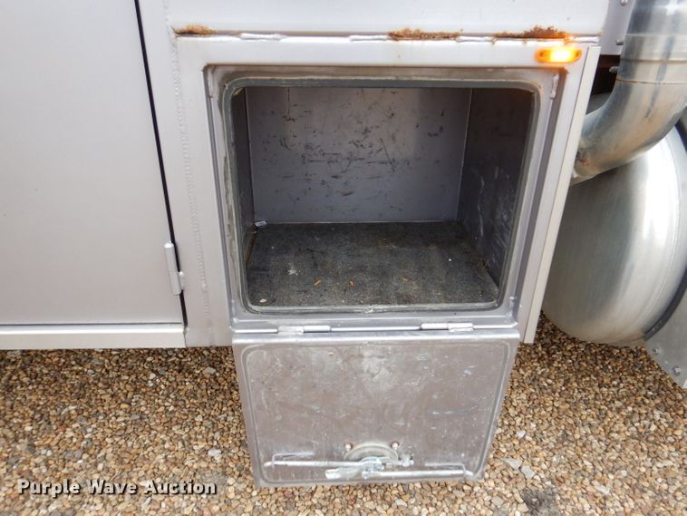 image for item DL5907 2003 Peterbilt 330  utility / service truck