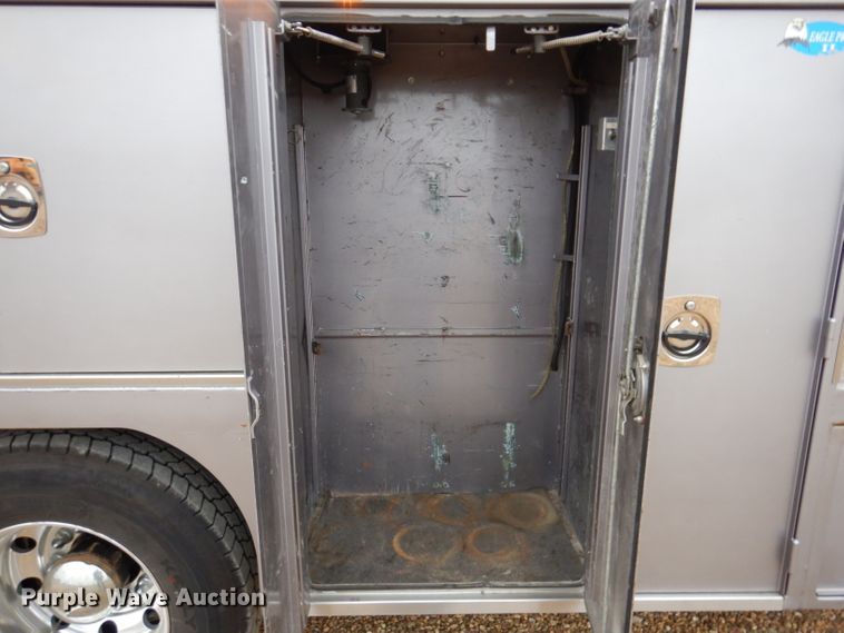 image for item DL5907 2003 Peterbilt 330  utility / service truck