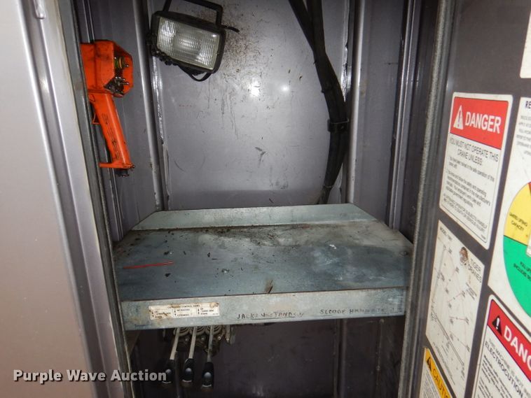 image for item DL5907 2003 Peterbilt 330  utility / service truck