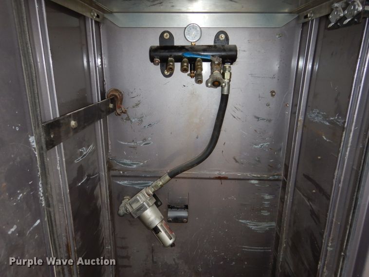 image for item DL5907 2003 Peterbilt 330  utility / service truck