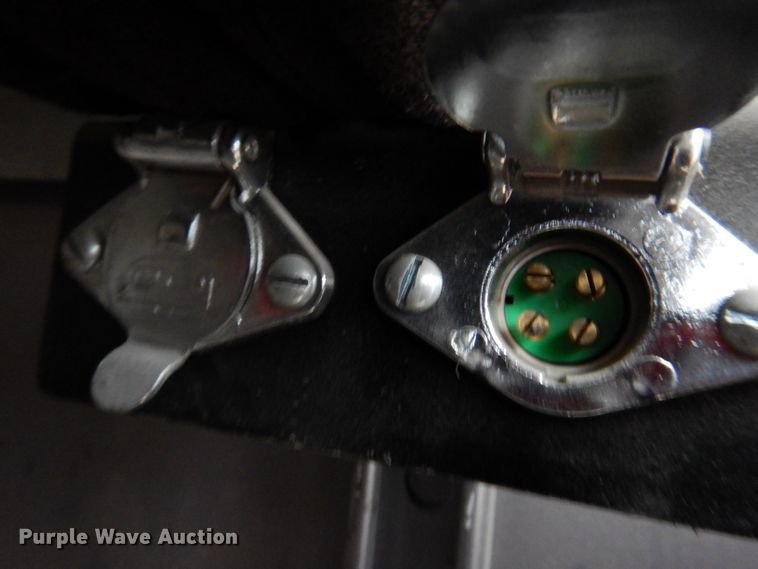 image for item DL5907 2003 Peterbilt 330  utility / service truck