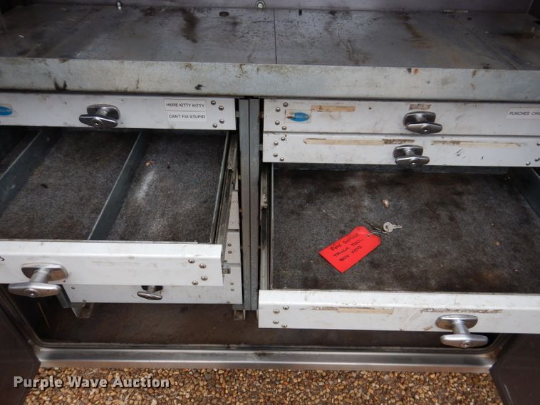 image for item DL5907 2003 Peterbilt 330  utility / service truck