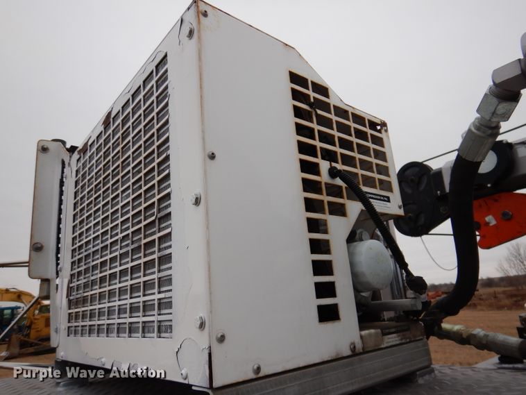 image for item DL5907 2003 Peterbilt 330  utility / service truck