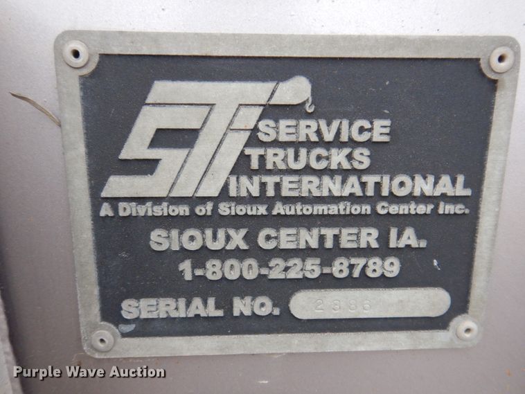 image for item DL5907 2003 Peterbilt 330  utility / service truck