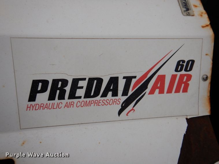 image for item DL5907 2003 Peterbilt 330  utility / service truck