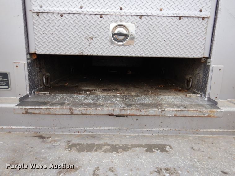 image for item DL5907 2003 Peterbilt 330  utility / service truck