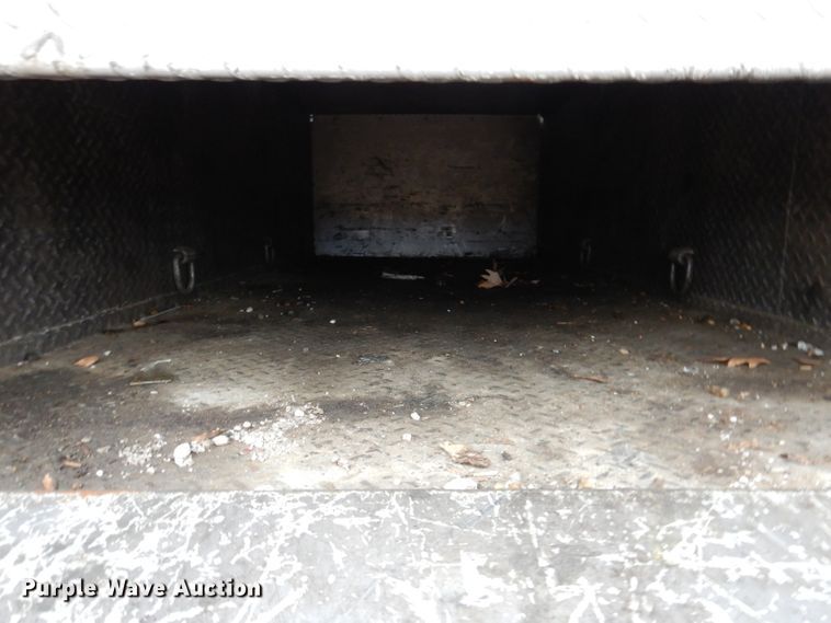 image for item DL5907 2003 Peterbilt 330  utility / service truck