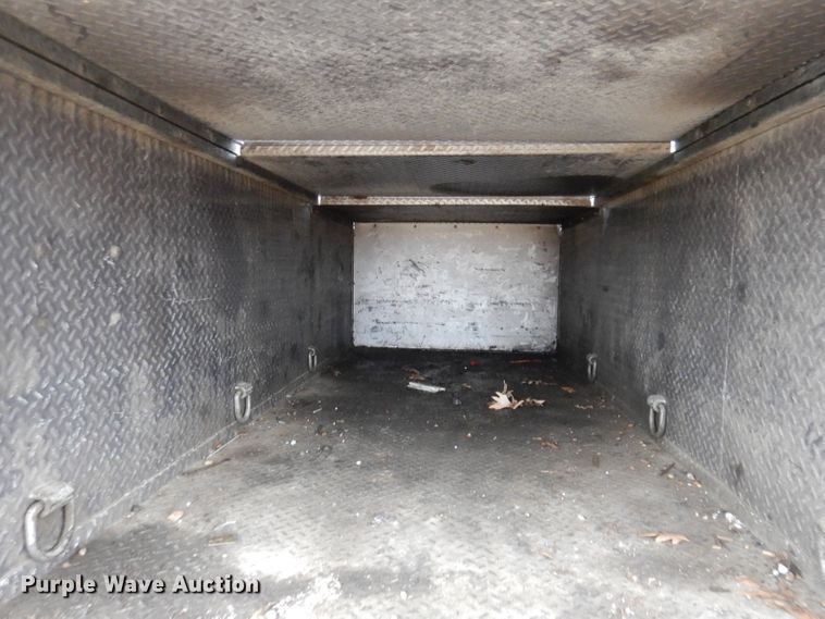 image for item DL5907 2003 Peterbilt 330  utility / service truck