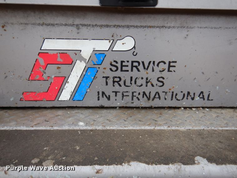 image for item DL5907 2003 Peterbilt 330  utility / service truck